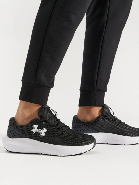 Zdjęcie produktu Buty do biegania Under Armour Ua Charged Surge 4 3027000-001 Czarny