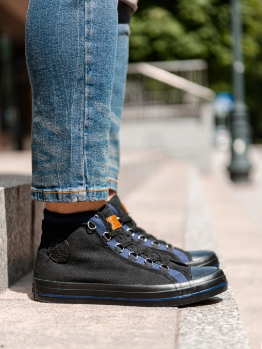 Zdjęcie produktu Buty męskie sneakersy - czarne V5 - Rozmiar: 40 Ombre Clothing