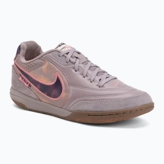 Zdjęcie produktu Buty piłkarskie męskie Nike Tiempo Streetgato PRM IC light violet ore / gum dark brown / peony