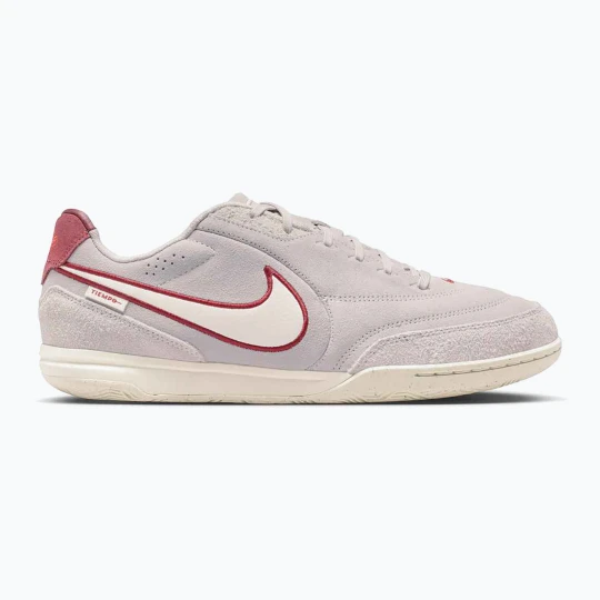 Zdjęcie produktu Buty piłkarskie męskie Nike Tiempo Streetgato Prm moon particle / team red / chalk Szary