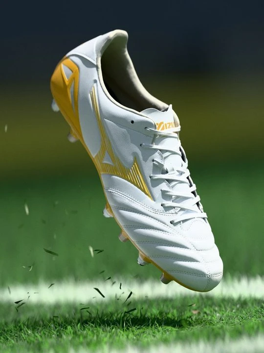 Zdjęcie produktu Buty piłkarskie na miękką nawierzchnię Mizuno czarny