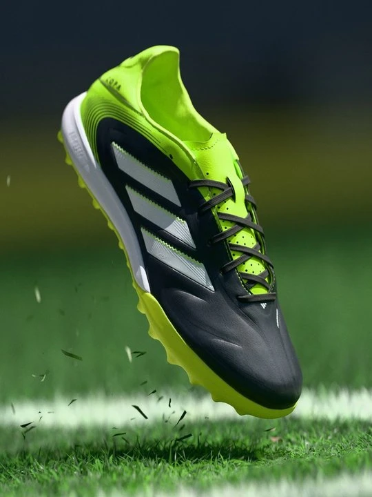 Zdjęcie produktu Buty piłkarskie na murawę Adidas czarny