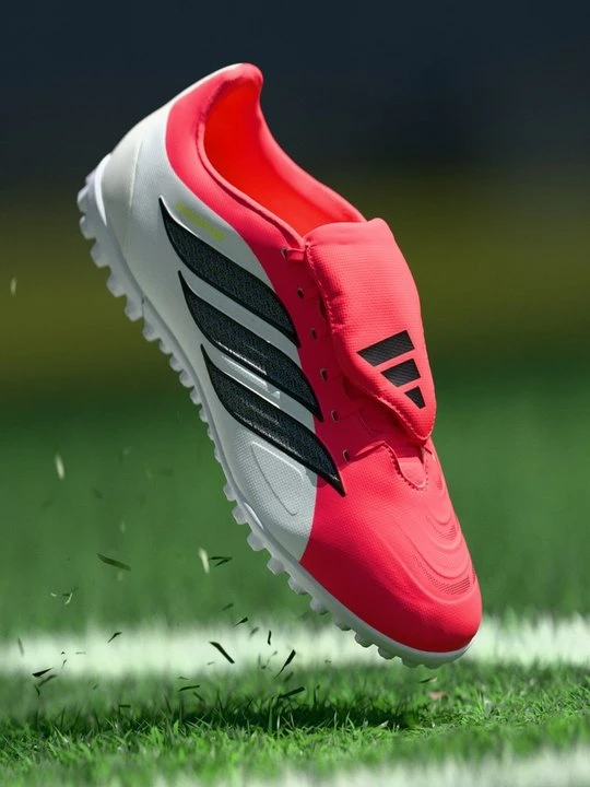 Zdjęcie produktu Buty piłkarskie na murawę Adidas czerwony