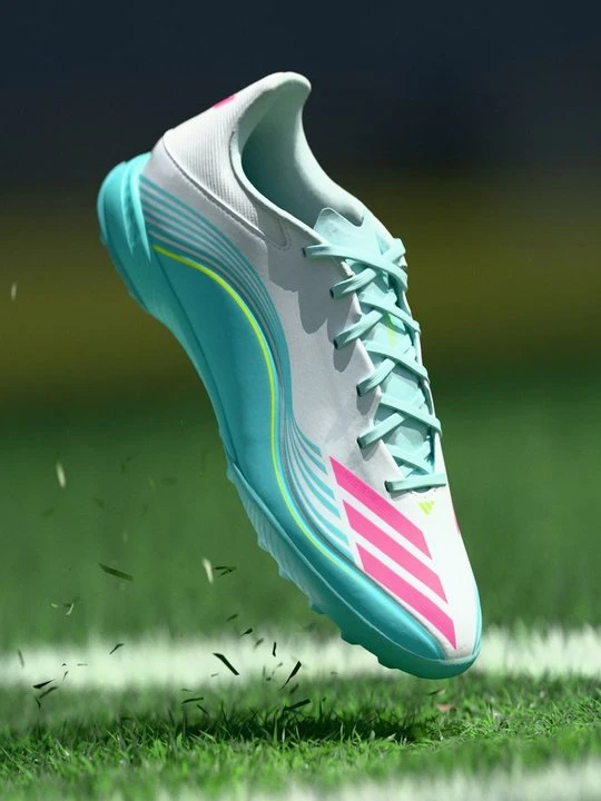 Zdjęcie produktu Buty piłkarskie na murawę Adidas biały