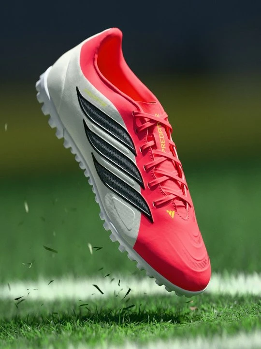 Zdjęcie produktu Buty piłkarskie na murawę Adidas czerwony