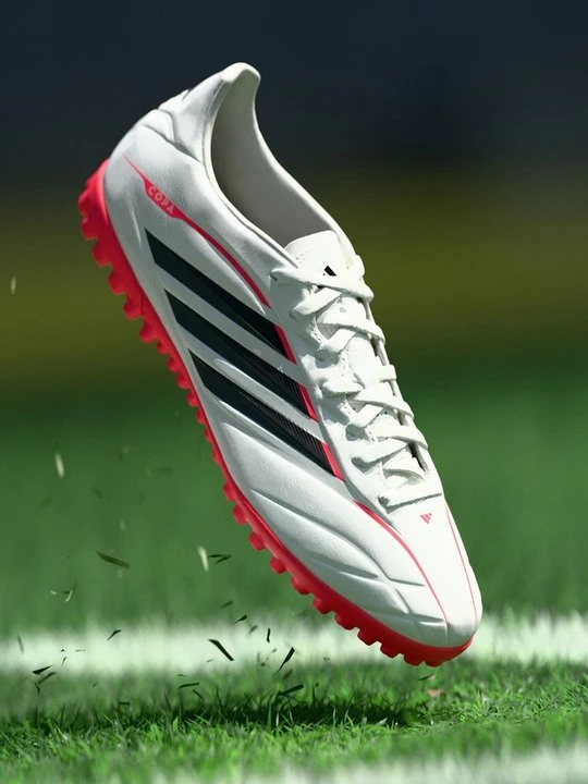 Zdjęcie produktu Buty piłkarskie na murawę Adidas biały