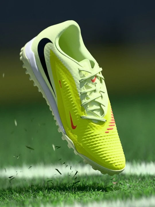 Zdjęcie produktu Buty piłkarskie na murawę Nike pomarańczowy