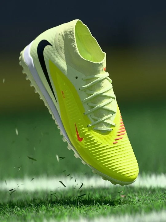 Zdjęcie produktu Buty piłkarskie na murawę Nike pomarańczowy