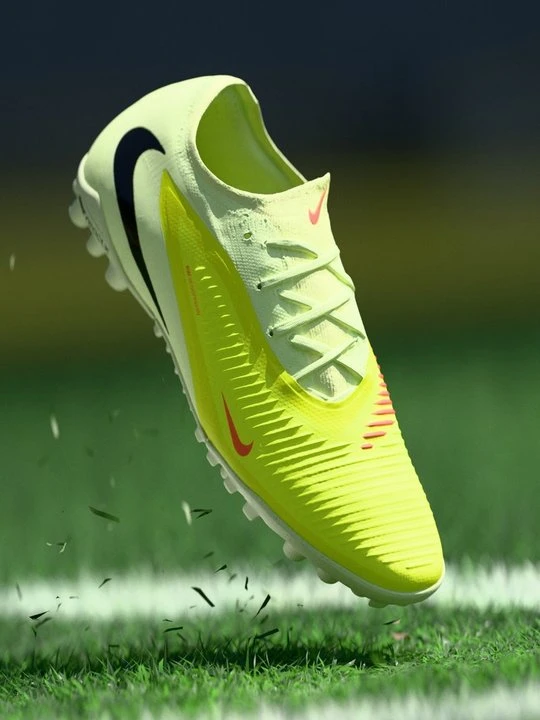 Zdjęcie produktu Buty piłkarskie na murawę Nike pomarańczowy
