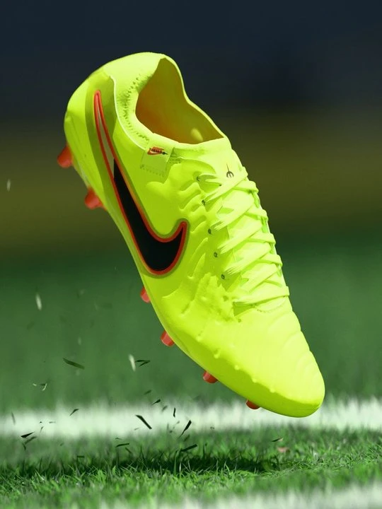 Zdjęcie produktu Buty piłkarskie na sztuczną trawę Nike żółty neon
