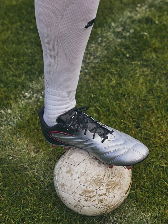 Zdjęcie produktu Buty piłkarskie na twardą nawierzchnię Puma srebrny