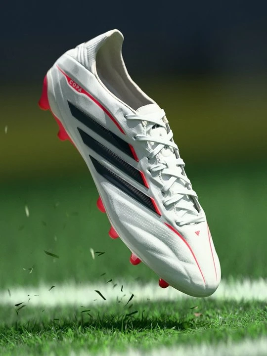 Zdjęcie produktu Buty piłkarskie na twardą nawierzchnię Adidas biały