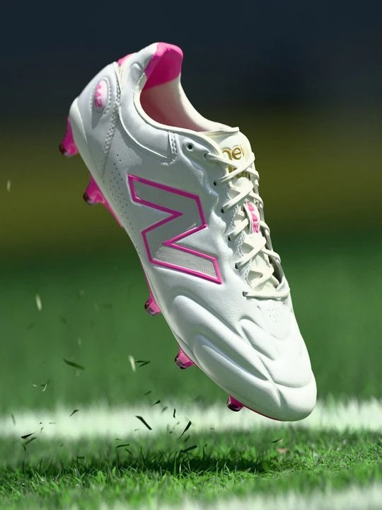 Zdjęcie produktu Buty piłkarskie na twardą nawierzchnię New Balance jasnoniebieski