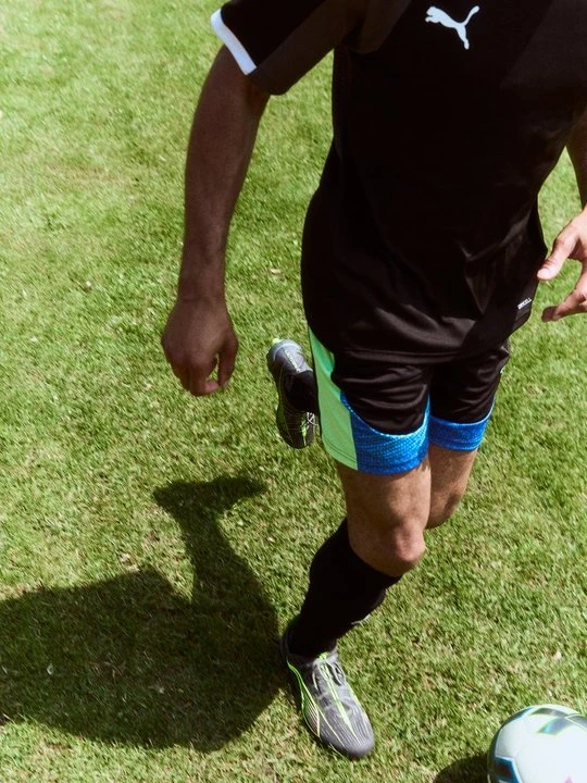 Zdjęcie produktu Buty piłkarskie na twardą nawierzchnię Puma antracytowy