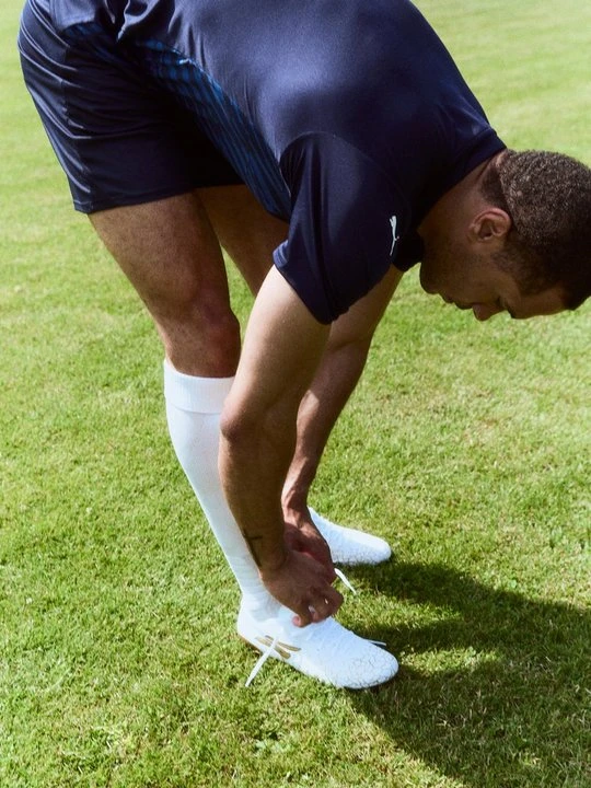 Zdjęcie produktu Buty piłkarskie na twardą nawierzchnię Skechers biały