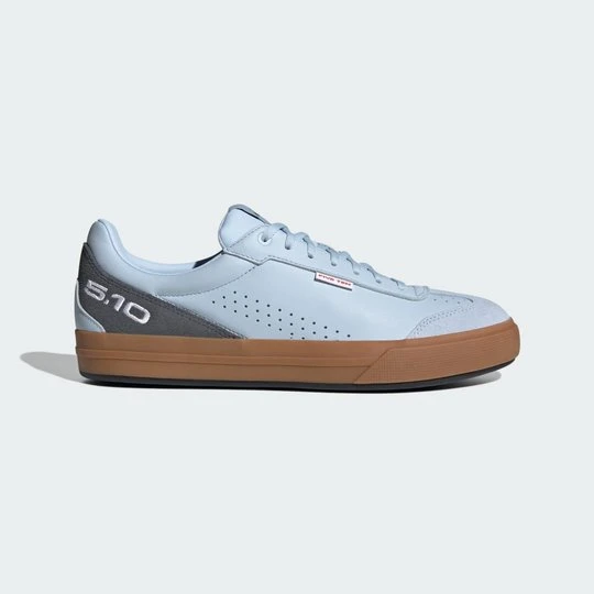 Zdjęcie produktu Buty SLEUTH DLX 2 Adidas niebieski