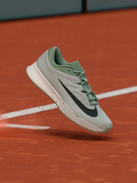 Zdjęcie produktu Buty tenisowe na nawierzchnię ziemną Nike srebrny