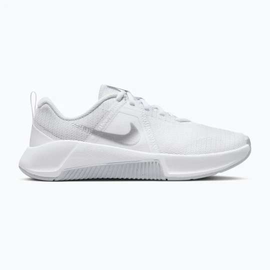 Zdjęcie produktu Buty treningowe damskie Nike MC Trainer 3 white/photon dust/metallic platinum