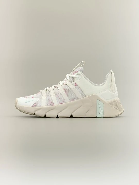 Zdjęcie produktu Buty treningowe Nike mleczny