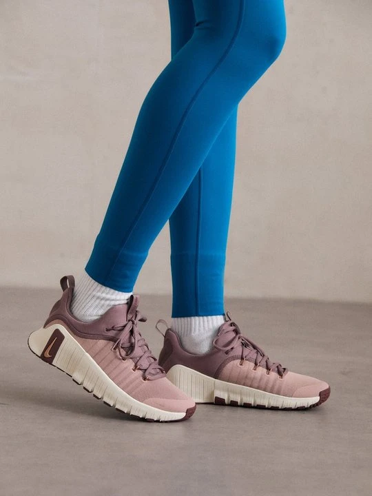 Zdjęcie produktu Buty treningowe Nike jasnoróżowy