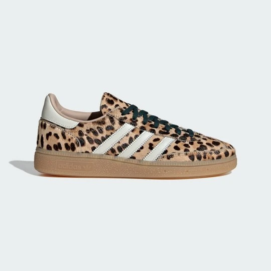 Zdjęcie produktu Buty w panterkę Handball Spezial Adidas beżowy