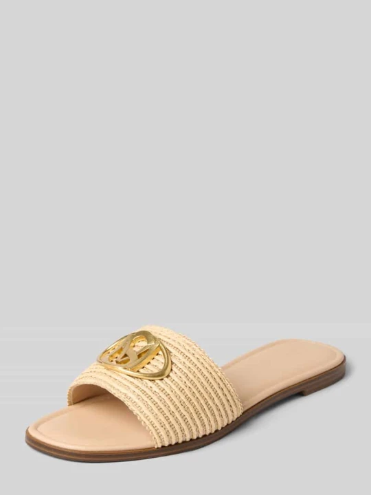 Zdjęcie produktu Buty wsuwane z detal z logo model 'Kora' Steve Madden Piaskowy