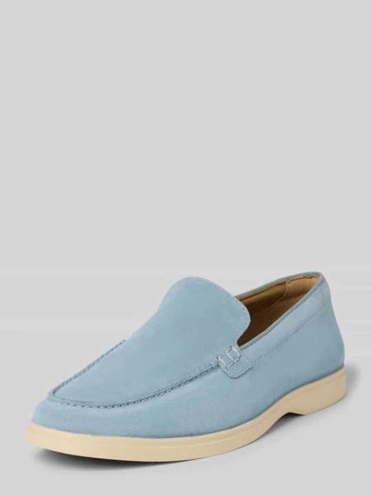 Zdjęcie produktu Buty wsuwane z powlekanej skóry model 'Torford Easy' Clarks Jasnoniebieski