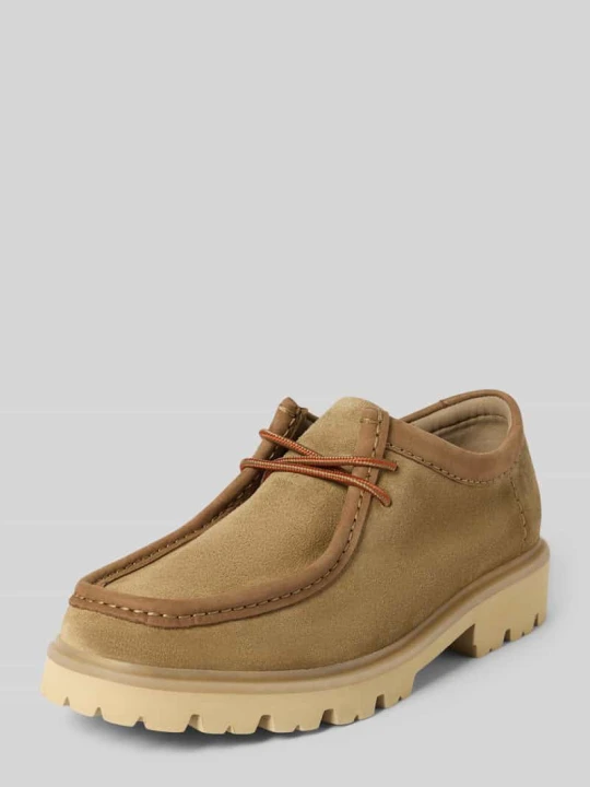 Zdjęcie produktu Buty żeglarskie z powlekanej skóry model 'Cleyhill' Clarks Piaskowy