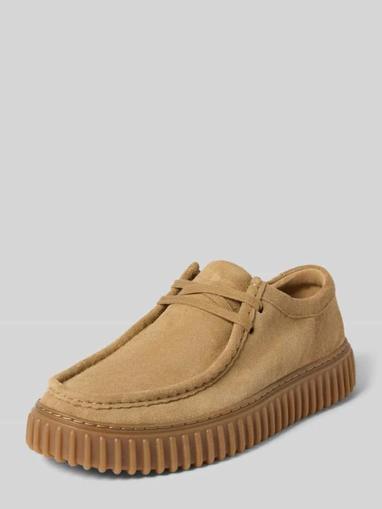 Zdjęcie produktu Buty żeglarskie z powlekanej skóry model 'Torhill' Clarks Piaskowy