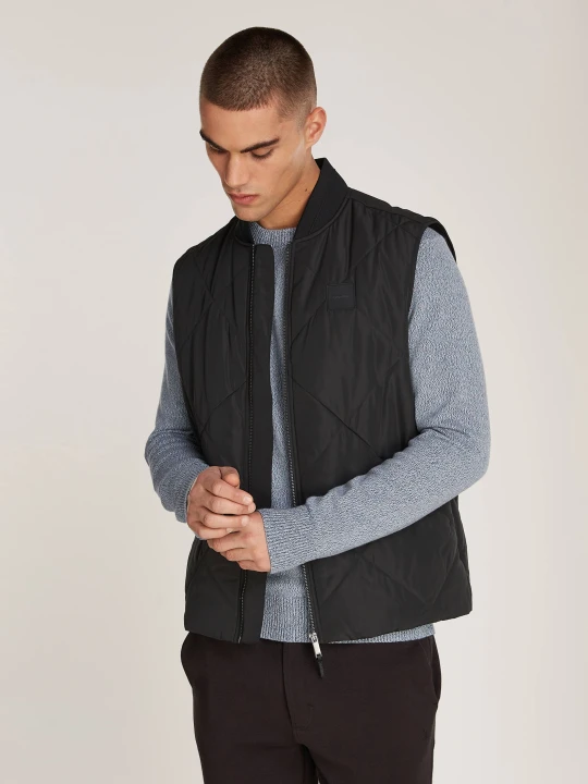 Zdjęcie produktu Calvin Klein Bezrękawnik DIAMOND QUILT | Regular Fit czarny