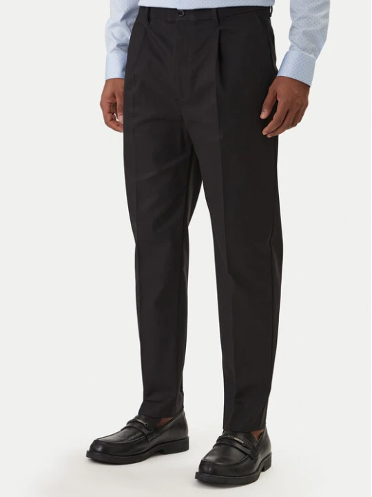 Zdjęcie produktu Calvin Klein Chinosy LV04LE612G Czarny Tapered Fit