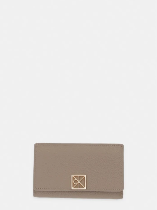 Zdjęcie produktu Calvin Klein etui na karty damskie skórzane beżowy