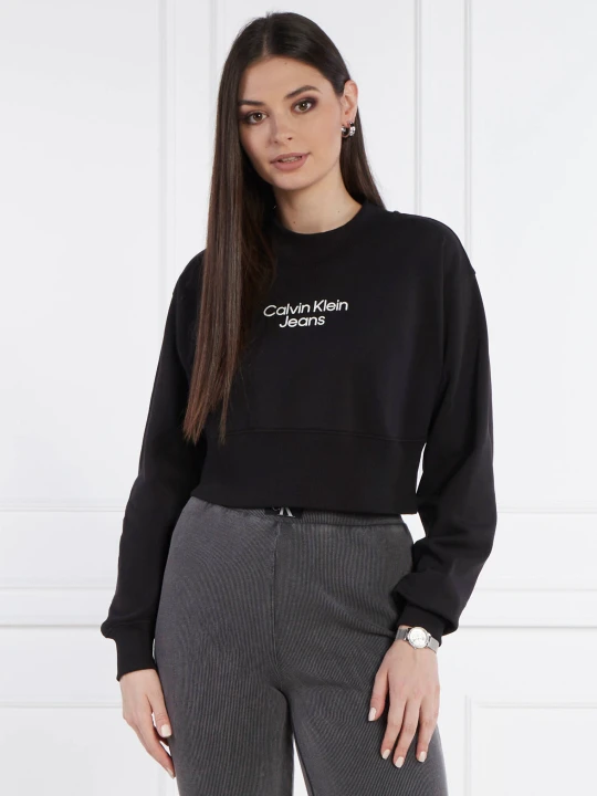 Zdjęcie produktu Calvin Klein Jeans Bluza STACKED INSTITUTIONAL | Cropped Fit czarny