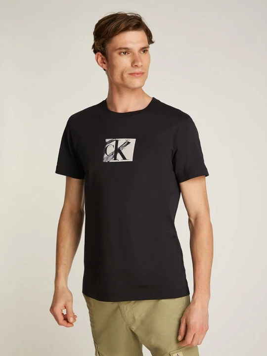 Zdjęcie produktu CALVIN KLEIN JEANS Koszulka w kolorze czarnym rozmiar: L