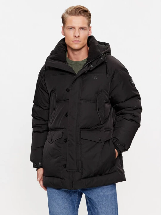 Zdjęcie produktu Calvin Klein Jeans Kurtka zimowa J30J324080 Czarny Relaxed Fit