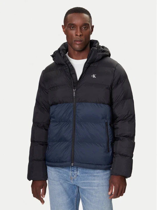 Zdjęcie produktu Calvin Klein Jeans Kurtka zimowa LV04RD527G Czarny Regular Fit