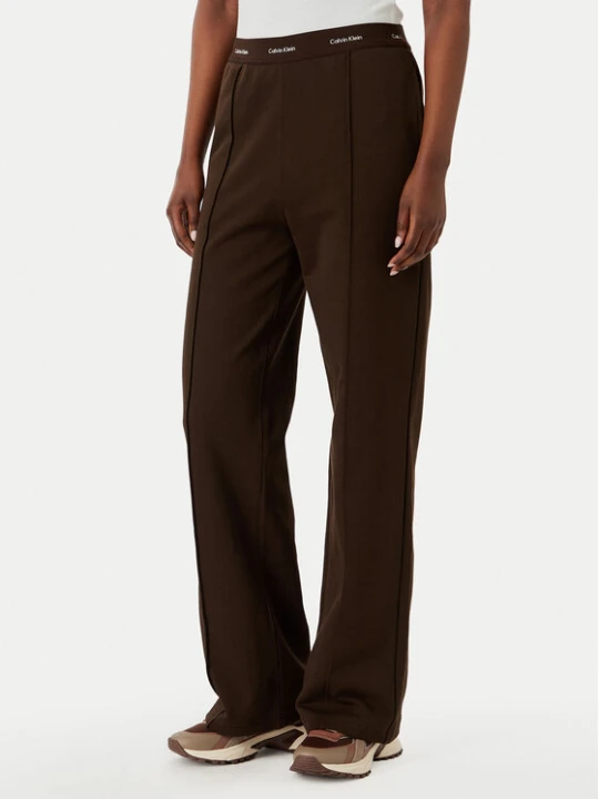 Zdjęcie produktu Calvin Klein Jeans Spodnie dresowe LV047G253G Brązowy ciemny Relaxed Fit