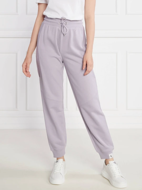 Zdjęcie produktu Calvin Klein Jeans Spodnie dresowe | Regular Fit lawendowy