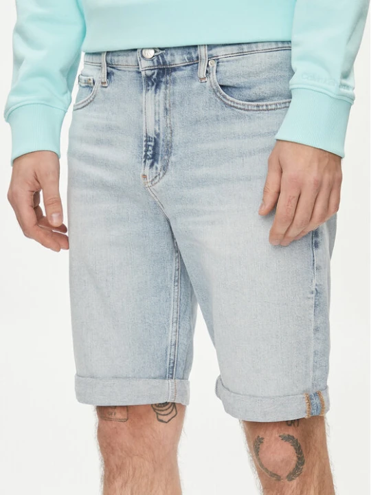 Zdjęcie produktu Calvin Klein Jeans Szorty jeansowe J30J324871 Niebieski Slim Fit