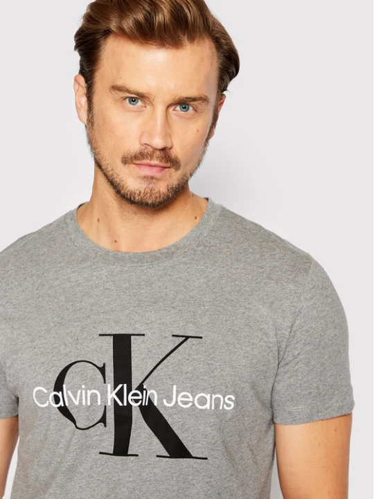 Zdjęcie produktu Calvin Klein Jeans T-Shirt J30J320935 Szary Slim Fit