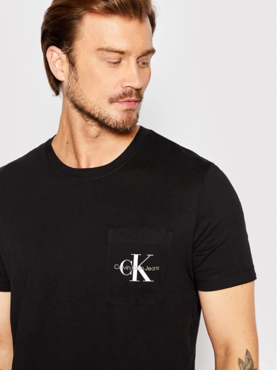 Zdjęcie produktu Calvin Klein Jeans T-Shirt J30J320936 Czarny Slim Fit