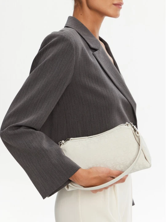 Zdjęcie produktu Calvin Klein Jeans Torebka Ckj Monogram Drop Sm Shoulder Ba LV04K3142G Kremowy