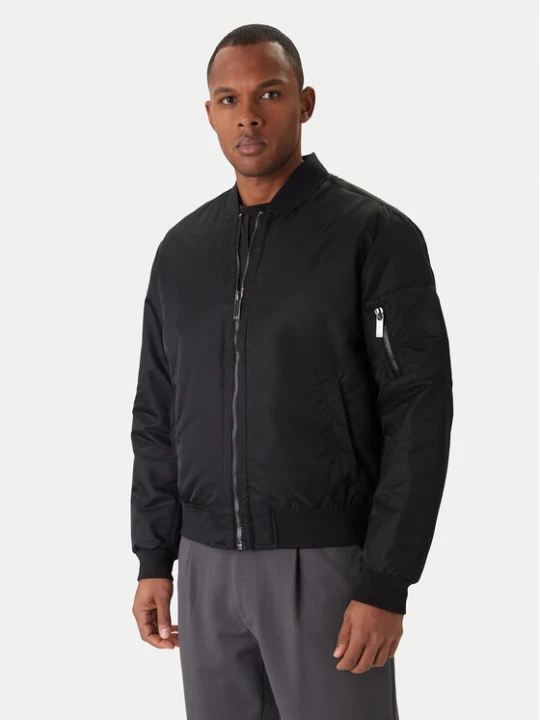 Zdjęcie produktu Calvin Klein Kurtka bomber Hero K10K109907 Czarny Relaxed Fit