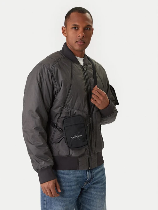Zdjęcie produktu Calvin Klein Saszetka Bold Logo Nylon Slim Reporter LV04D3231G Czarny