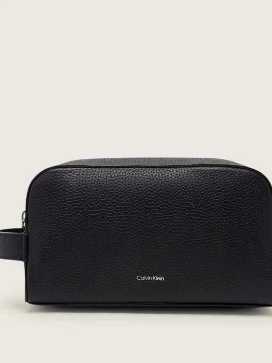 Zdjęcie produktu Calvin Klein Skórzana kosmetyczka czarny