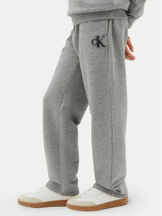 Zdjęcie produktu Calvin Klein Spodnie dresowe LVCKTJC43B Szary Regular Fit