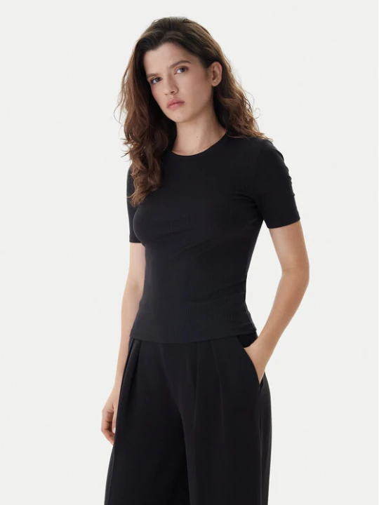 Zdjęcie produktu Calvin Klein T-Shirt LV044D246G Czarny Slim Fit