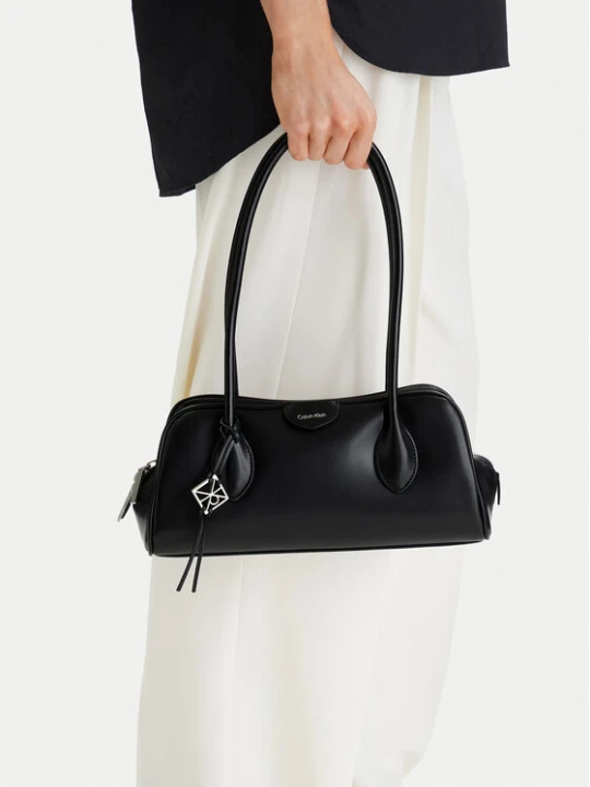 Zdjęcie produktu Calvin Klein Torebka Emblem Trio Shoulder Bag LV04F3369G Czarny