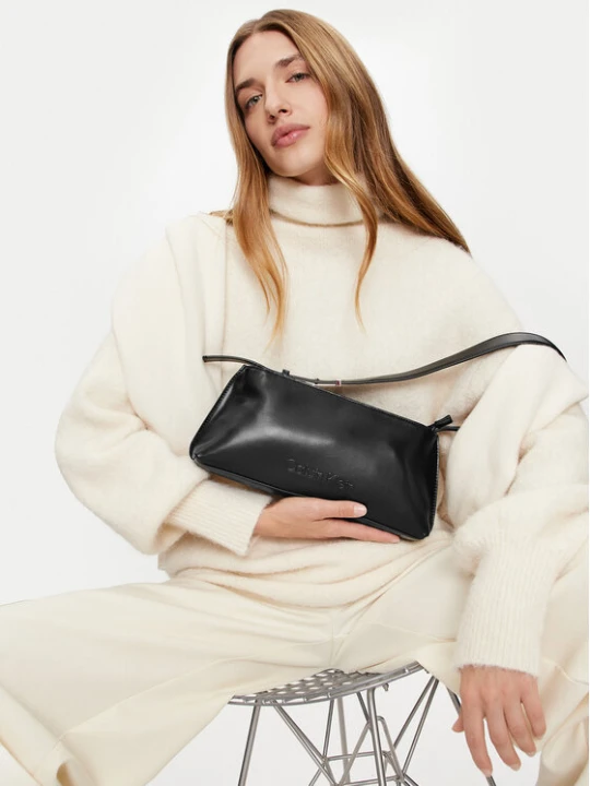 Zdjęcie produktu Calvin Klein Torebka Embossed Logo K60K612550 Czarny