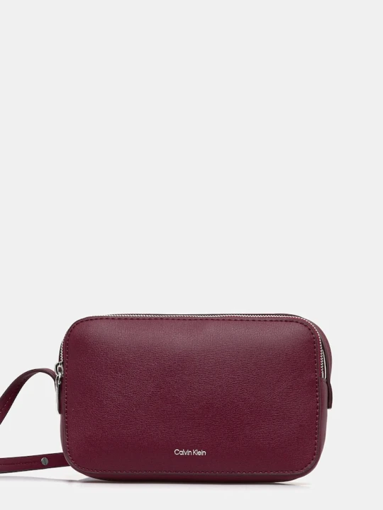 Zdjęcie produktu Calvin Klein torebka crossbody damska z imitacji skóry bordowy